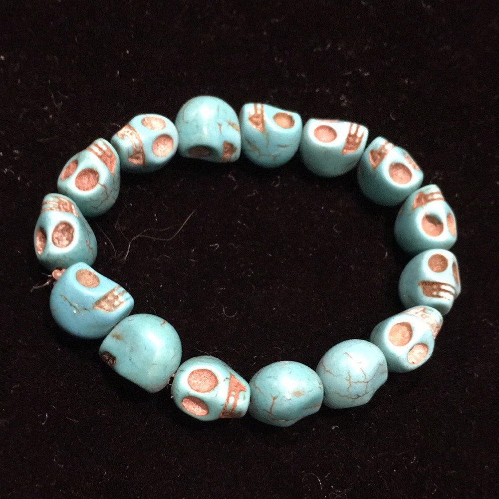 NWOT turquoise skull stretch bracelet